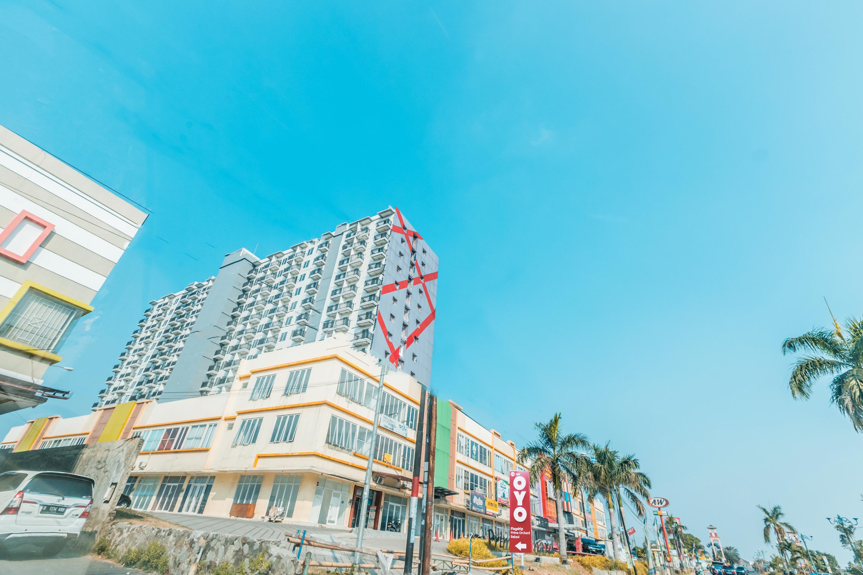 Oyo Flagship 766 Prima Orchard Hotel Bekasi Exterior foto